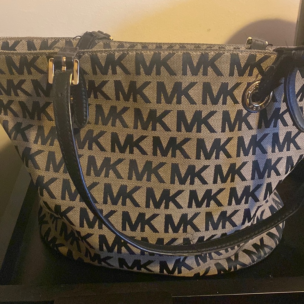 Used Micheal Kors Purse